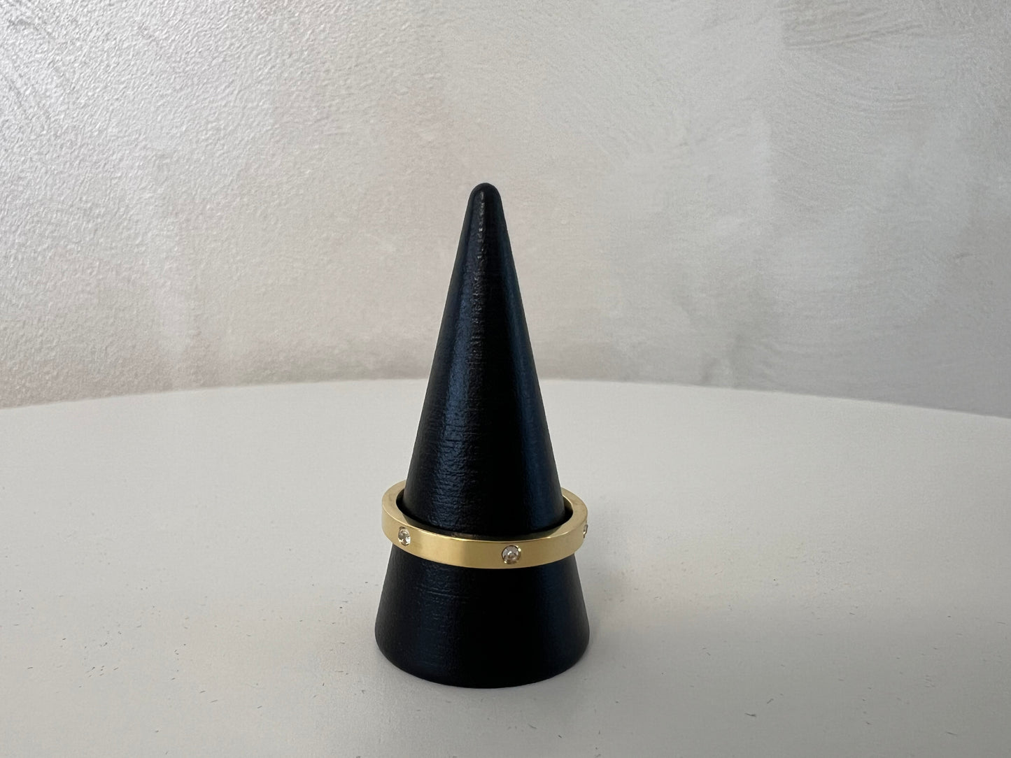 Amore ring