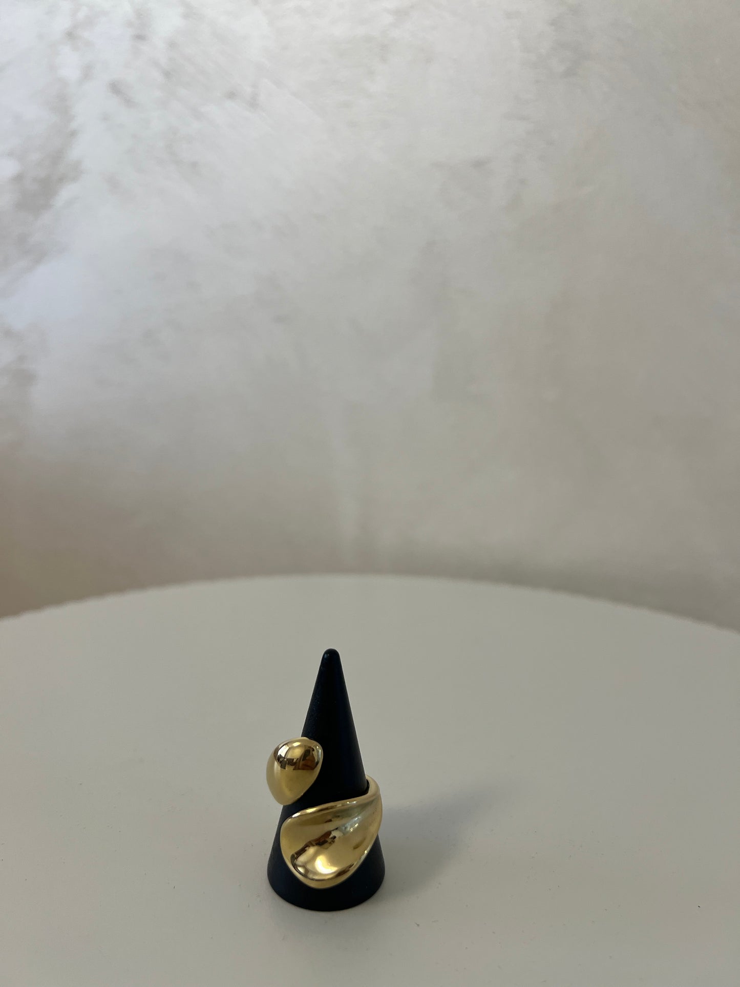 Aesthetic ring